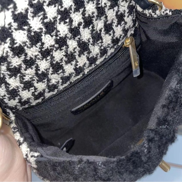 Authentic Chanel Handbag - Picture 7 of 16